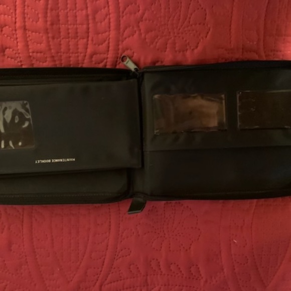 Mercedes BLACK LEATHER  owners manual logo car case EXCELLENT COND. - Picture 7 of 9